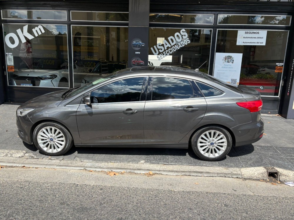 Ford Focus III Titanium sedan — foto 4